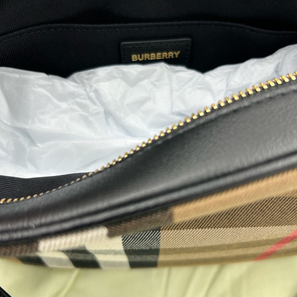 Women's Burberry check, canvas, and leather camera bag made in Italy - Picture 9 of 14